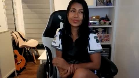 Snapshot of pussycash chatting on September 22, 12:18 pm POCCA online show from September 22, 12:18 pm