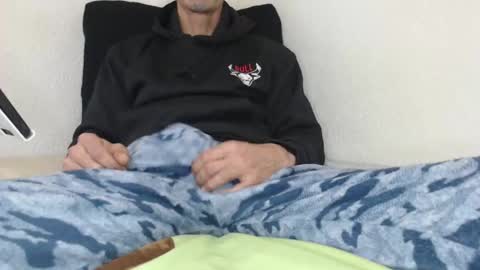 Snapshot of pussyhunterpt chatting on January 17, 8:33 pm Ruck Fules online show from January 17, 8:33 pm