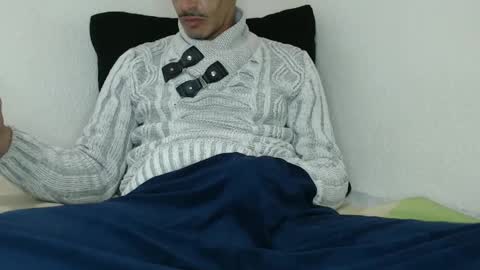 Snapshot of pussyhunterpt chatting on January 25, 10:07 pm Ruck Fules online show from January 25, 10:07 pm