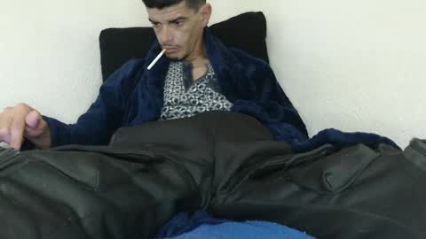 Snapshot of pussyhunterpt chatting on February 15, 9:37 pm Ruck Fules online show from February 15, 9:37 pm