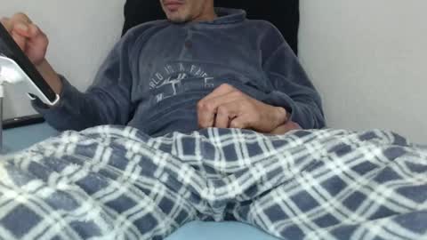 Snapshot of pussyhunterpt chatting on March 6, 10:04 pm Ruck Fules online show from March 6, 10:04 pm