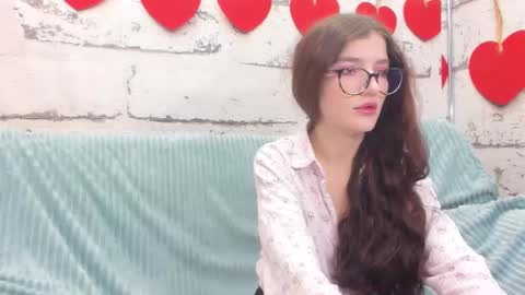 Snapshot of pussykatt_girl chatting on February 6, 8:29 am pussykatt_girl online show from February 6, 8:29 am