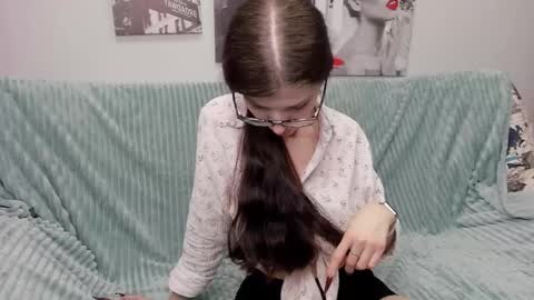 Snapshot of pussykatt_girl chatting on February 7, 4:37 am pussykatt_girl online show from February 7, 4:37 am