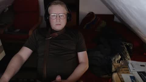 Snapshot of pussylovercb chatting on November 13, 9:03 pm pussylovercb online show from November 13, 9:03 pm