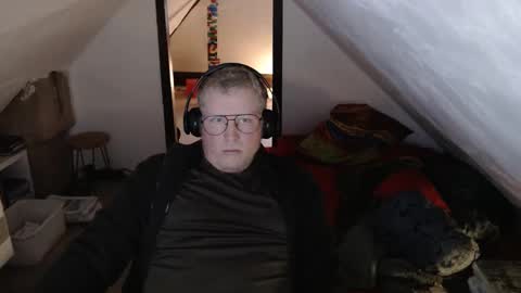 pussylovercb online show from April 13, 11:59 am