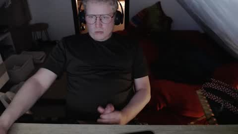 pussylovercb online show from April 22, 8:10 pm