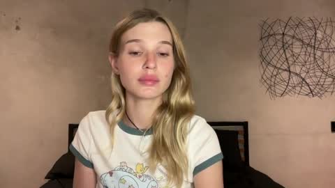 Lina online show from March 26, 2:33 pm