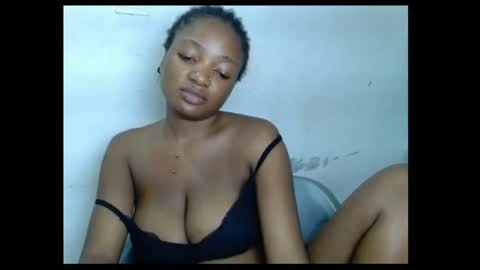 Snapshot of pussyxwetx chatting on May 16, 1:13 am pussyxwetx online show from May 16, 1:13 am