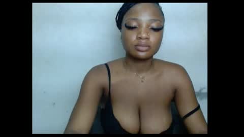 Snapshot of pussyxwetx chatting on May 24, 8:52 am pussyxwetx online show from May 24, 8:52 am