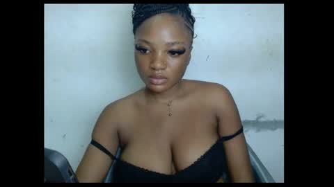 Snapshot of pussyxwetx chatting on May 28, 10:23 am pussyxwetx online show from May 28, 10:23 am