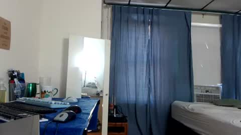 putiputi4u online show from August 7, 1:46 pm
