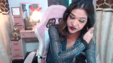 Snapshot of pythoncock4u chatting on October 6, 3:42 pm Queen Agatha online show from October 6, 3:42 pm