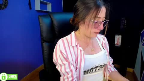 Snapshot of qadesh_boix chatting on December 31, 6:02 pm qadesh_boix online show from December 31, 6:02 pm
