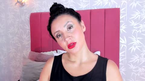 qadeshh  online show from October 19, 6:03 am