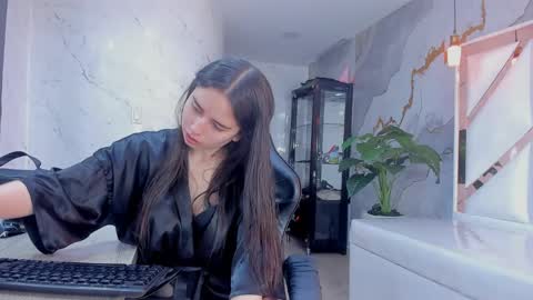 Qetsyah online show from April 1, 1:41 pm