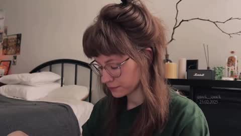 Snapshot of quack__quack chatting on February 23, 8:28 am online show from February 23, 8:28 am