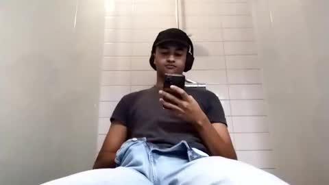 quadagio online show from December 3, 7:44 pm