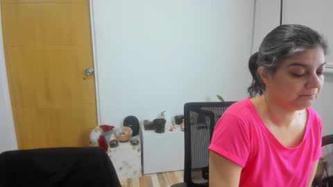 queemking online show from January 14, 11:31 pm