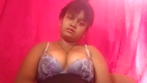 queen01love online show from November 25, 6:13 am