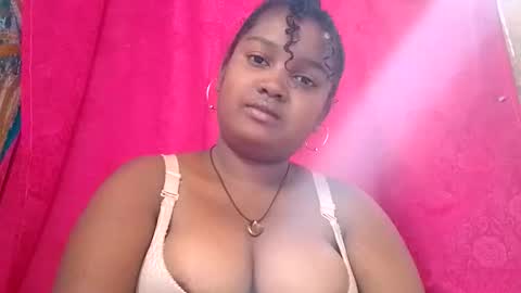 queen01love online show from November 26, 5:08 am