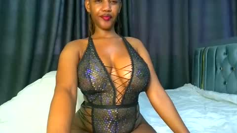 queen321850 online show from July 4, 8:20 am