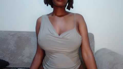 Snapshot of queen74890 chatting on October 13, 12:49 pm queen74890 online show from October 13, 12:49 pm