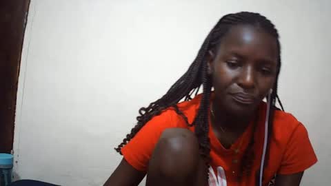 Snapshot of queen_0012 chatting on June 24, 10:53 pm asher online show from June 24, 10:53 pm