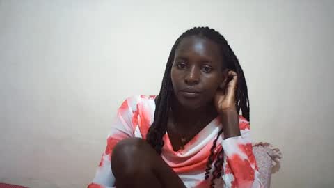 Snapshot of queen_0012 chatting on June 29, 7:14 pm asher online show from June 29, 7:14 pm