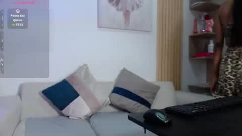 Snapshot of queen_adhara chatting on June 27, 12:22 pm ANTONELLA online show from June 27, 12:22 pm