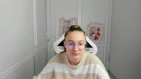 Amelie online show from June 1, 7:43 am