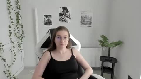 Amelie online show from June 20, 7:55 am