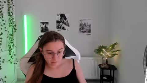 Amelie online show from July 16, 7:03 am