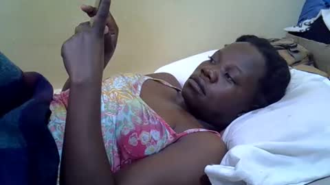 Snapshot of queen_darling3 chatting on October 31, 9:43 am Gentrix online show from October 31, 9:43 am