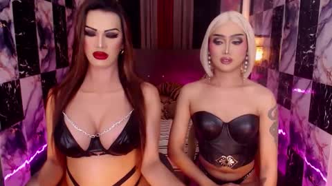 Snapshot of queen_destroyerx chatting on November 21, 9:19 am MAGDA online show from November 21, 9:19 am