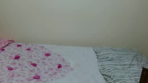 Snapshot of queen_ema chatting on October 26, 4:07 am queen ema online show from October 26, 4:07 am