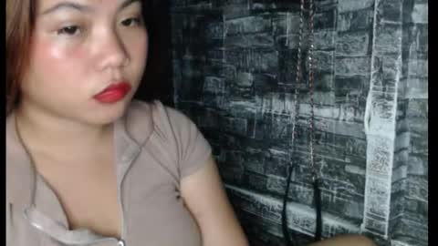 Snapshot of queen_fucker23 chatting on January 9, 6:53 pm Angel online show from January 9, 6:53 pm