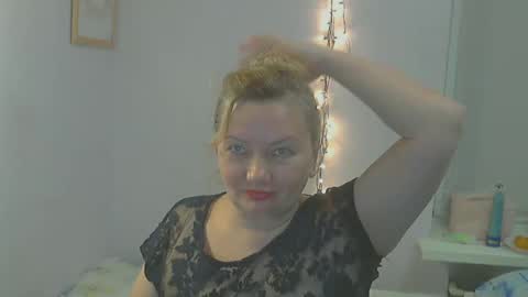 queen_jane8 online show from December 17, 7:48 pm