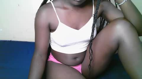 queen_latasha online show from October 18, 8:42 pm