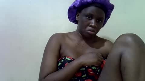 Snapshot of queen_leilla chatting on June 2, 4:31 pm queen_leilla online show from June 2, 4:31 pm