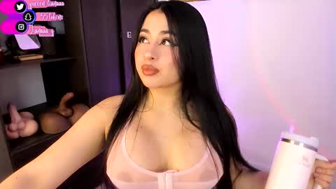 Snapshot of queen_liana chatting on November 12, 8:37 am Liana online show from November 12, 8:37 am