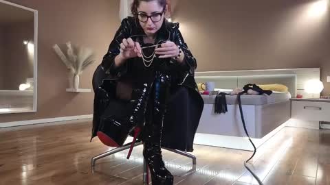 Mistresss Manifest online show from December 8, 8:51 am