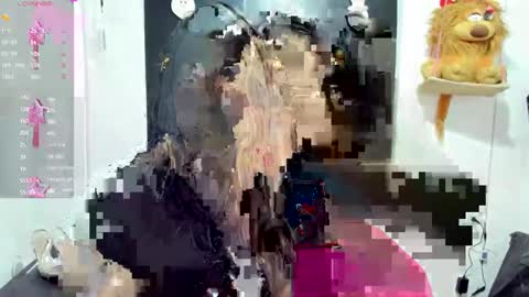 Snapshot of queen_natttyy chatting on December 4, 1:36 am queen_natttyy online show from December 4, 1:36 am