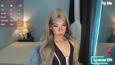 Snapshot of queen_nicolexxx chatting on November 5, 11:10 am queen_nicolexxx online show from November 5, 11:10 am