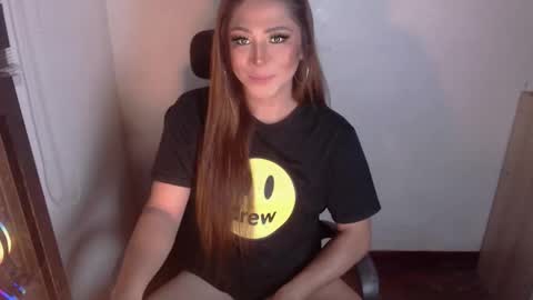 Snapshot of queen_of_all_queens chatting on February 23, 3:20 pm samantha online show from February 23, 3:20 pm