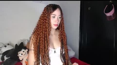 Snapshot of queen_of_m111lk chatting on October 18, 1:19 am queen_of_m111lk online show from October 18, 1:19 am