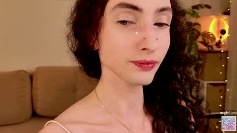 Snapshot of queen_of_tease chatting on February 1, 5:33 pm queen_of_tease online show from February 1, 5:33 pm