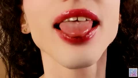 Snapshot of queen_of_tease chatting on February 12, 8:59 pm queen_of_tease online show from February 12, 8:59 pm