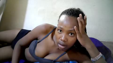 Snapshot of queen_slender chatting on June 14, 2:30 pm queen_slender online show from June 14, 2:30 pm