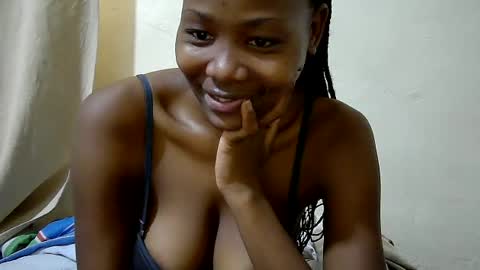 Snapshot of queen_slender chatting on July 3, 8:43 am queen_slender online show from July 3, 8:43 am