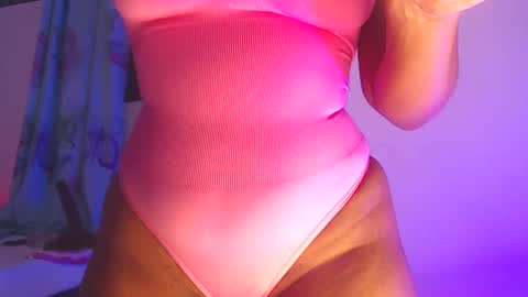 Snapshot of queenalya_ chatting on September 14, 12:43 am Ahlya online show from September 14, 12:43 am